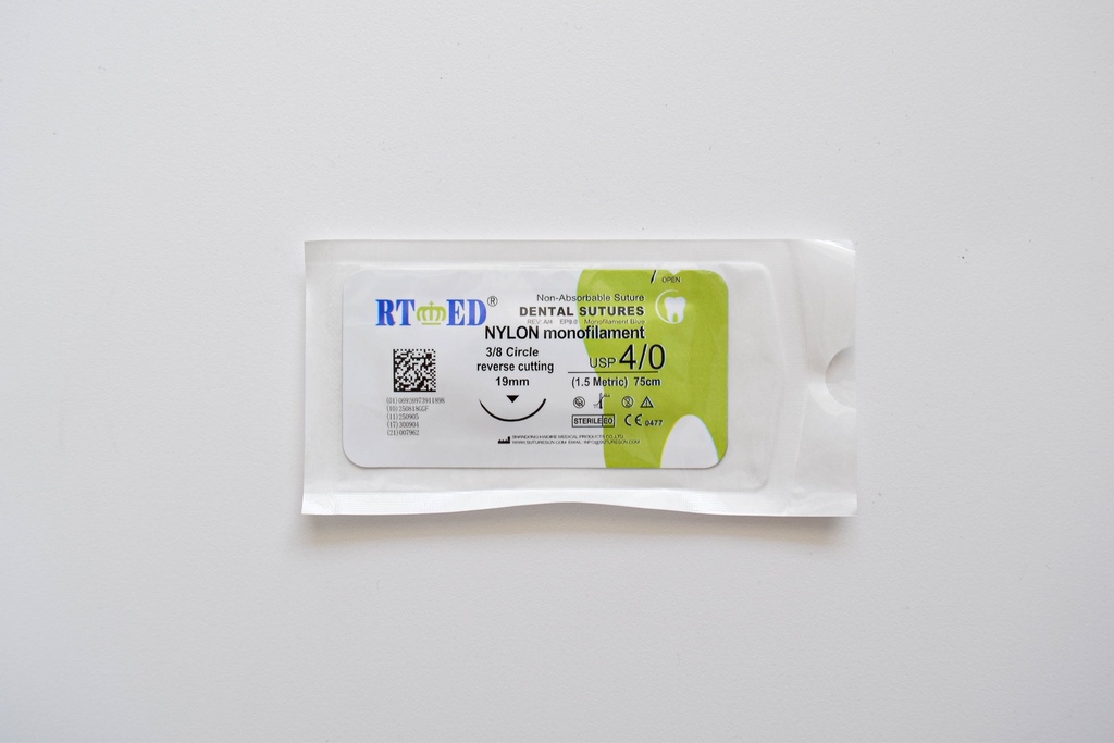 Pack de SUTURA DE NYLON 4/0.75cm LONGITUD- AGUJA 3/8 DE CÍRCULO Y 19mm LARGO x12