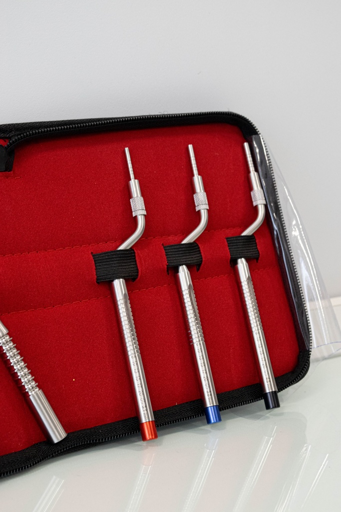 KIT DE OSTEÓTOMOS 3STR y 3CVD CON MARTILLO