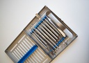 KIT DE CIRUGIA IMPLANTOLOGICA PERIODONTAL CON CASETTE METÁLICO GRIS