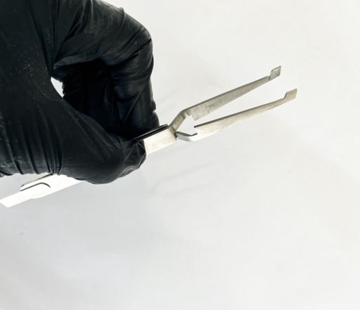 [5/401] PINZA PARA COLOCAR BRACKETS